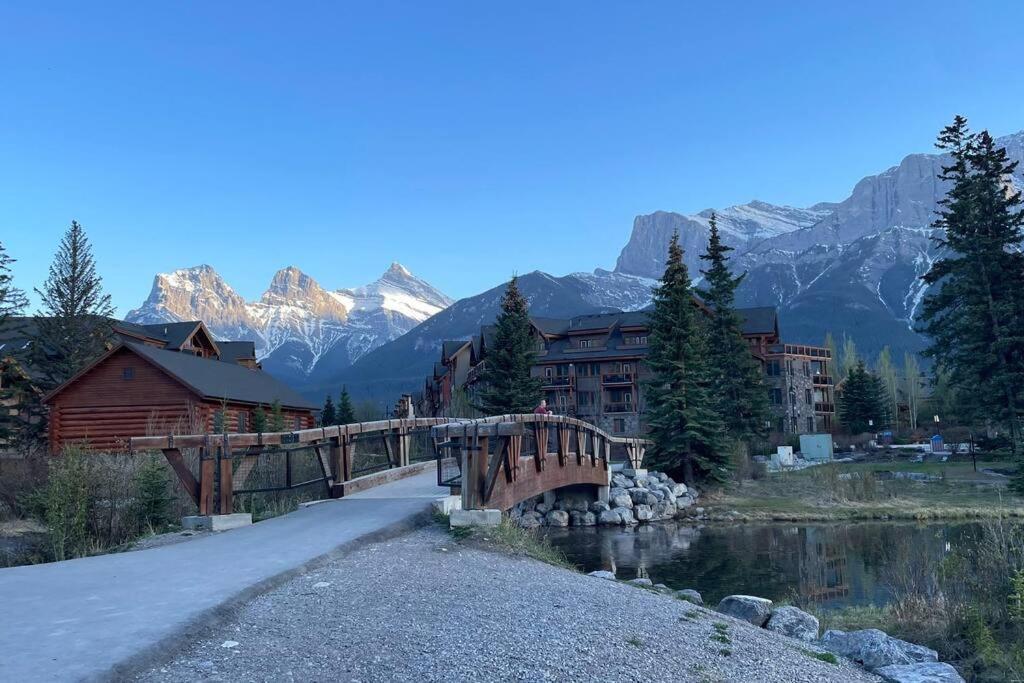 Appartamento Unit #204 Cozy Mountain View 2Br In Canmore Downtown Esterno foto