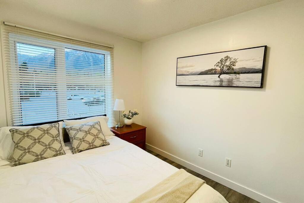 Appartamento Unit #204 Cozy Mountain View 2Br In Canmore Downtown Esterno foto