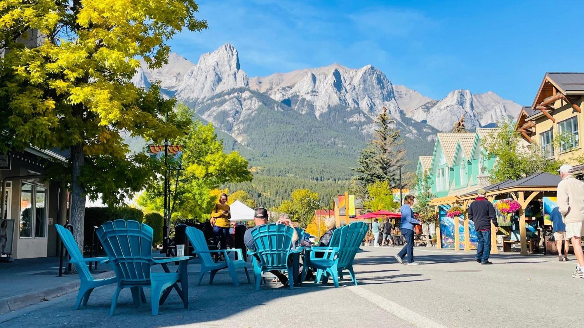 Appartamento Unit #204 Cozy Mountain View 2Br In Canmore Downtown Esterno foto